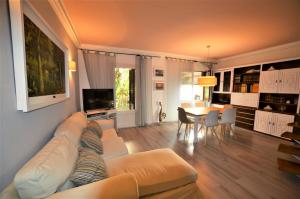 Posedenie v ubytovaní Apartamento centro de Lloret 8 people