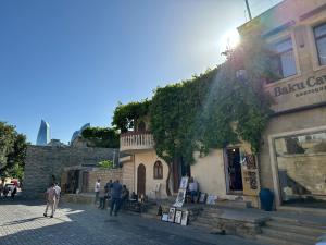 Oaspeți care stau la Etnic apartment near Maiden tower center of Baku