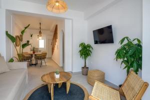 A television and/or entertainment centre at Suites 33