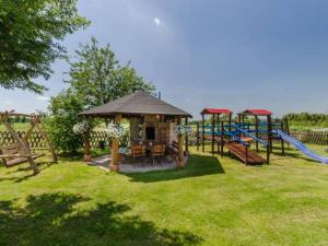 Bazén v ubytování Idea Domki I Apartamenty Całoroczne nebo v jeho okolí