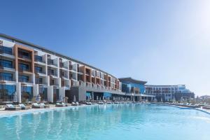 Bazén v ubytování Gewan White Beach Resort-New Alamein nebo v jeho okolí