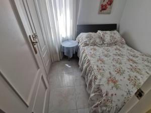 Posteľ alebo postele v izbe v ubytovaní grande piso con vistas al mar