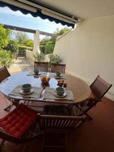 Χώρος καθιστικού στο Spacieux appartement, grande terrasse, accès plage