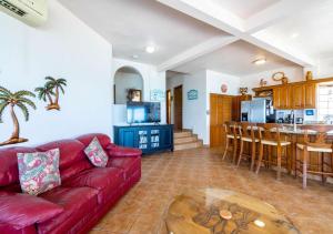 Η κουζίνα ή μικρή κουζίνα στο Beachfront condo for rent in Villas de Las Palmas, San Felipe +25 φωτογραφίες