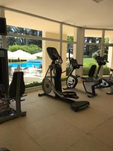 The fitness centre and/or fitness facilities at Monoambiente Green Park- Solanas