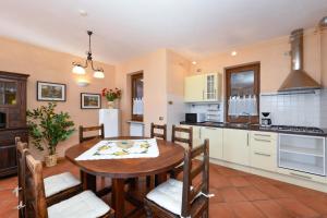 Kuchyň nebo kuchyňský kout v ubytování Residence Altogarda