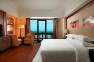 Postel nebo postele na pokoji v ubytování Sheraton Changbaishan Resort