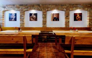 Restaurace v ubytování Penzion U TŘÍ RŮŽÍ