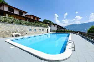 Bazén v ubytování Residence Altogarda nebo v jeho okolí