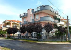 Budova, v ktorej sa apartmán nachádza