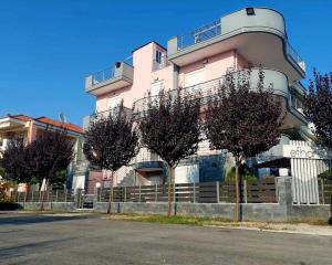 Budova, v ktorej sa apartmán nachádza