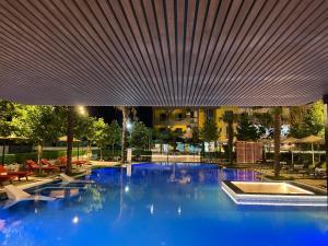 Bazén v ubytování Hotel Qetesia-Te Indriti nebo v jeho okolí