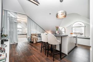 Imagen de la galería de Charming Attic by Old Town!, en Vilna