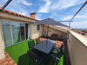 Balkón alebo terasa v ubytovaní Penthouse Blanes