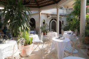 Restaurace v ubytování Rooms and apartments PALMA B&B