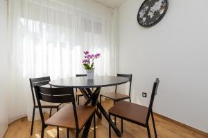Φωτογραφία από το άλμπουμ του Apartments with WiFi Karlovac - 20990 σε Karlovac +3 φωτογραφίες