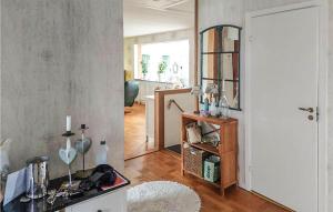 Köök või kööginurk majutusasutuses Cozy Home In Simrishamn With Wifi
