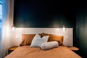 The Cobbler Hotel客房内的一张或多张床位
