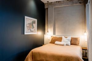 The Cobbler Hotel客房内的一张或多张床位