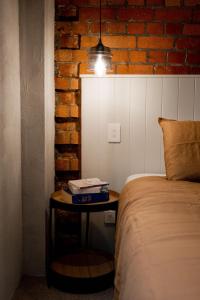 The Cobbler Hotel客房内的一张或多张床位