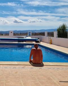 Basen w obiekcie Cortijo naturista con vistas-clothing optional lub w pobliżu