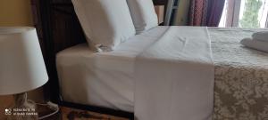 Cama ou camas em um quarto em Sofia's pottery house