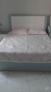 Postel nebo postele na pokoji v ubytování ستوديو كومباوند طيبة فيو + 14 fotografií