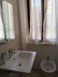 A bathroom at Villa Rosa de Mar