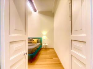 Χώρος καθιστικού στο Amazing Apt San Lorenzo 19, Rolli palace UNESCO - Overlooking the Cathedral FREE PRIVATE PARKING
