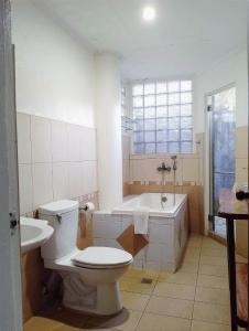 Koupelna v ubytování Hoyohoy Villas Resort, Inc.