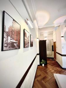 TV a/nebo společenská místnost v ubytování BÊ TÔNG RESIDENCES HOMESTAY