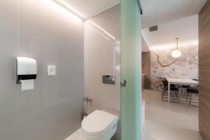 Aparthotel Joel的一间浴室