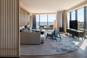 Posezení v ubytování Qinhuangdao Marriott Resort