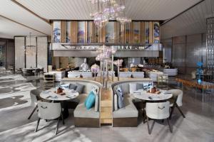 Posezení v ubytování Qinhuangdao Marriott Resort