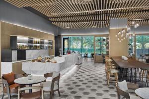 Restaurace v ubytování Courtyard by Marriott Xiamen