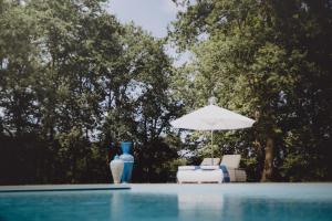 The swimming pool at or close to Riad Landais