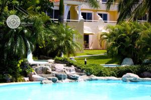 Bazén v ubytování Isla Mazatlan Residence Club nebo v jeho okolí