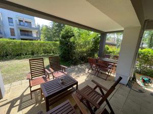 Vonkajšia záhrada v ubytovaní Apartament Marcin