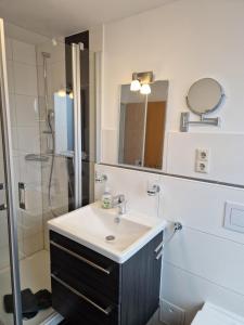 Ein Badezimmer in der Unterkunft Gästehaus Sophie Randa