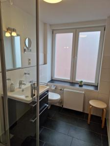 Koupelna v ubytování Gästehaus Sophie Randa + 34 fotografií