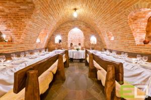 Reštaurácia alebo iné gastronomické zariadenie v ubytovaní Villa Daniela