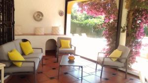 Posezení v ubytování Spectacular Andalusian Villa Linda Vista Playa - Big Private Pool, BBQ & 2 Parking