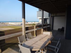 Ein Balkon oder eine Terrasse in der Unterkunft Le Normandy
