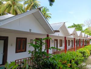 a row of houses at a resort at Dream Valley Resort in Neil Island