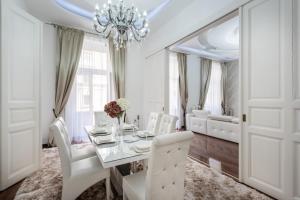 Kép Opera Balkony Luxury Apartment with free parking szállásáról Budapesten a galériában