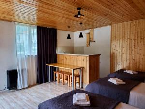 Rúm í herbergi á Cozy apartament