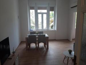 TV a/nebo společenská místnost v ubytování Apartman Matteo