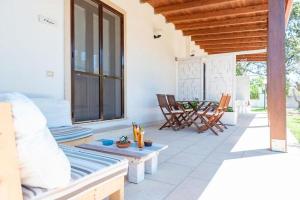 A balcony or terrace at Agriturismo Villa Tommaso