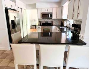 Fotografie z fotogalerie ubytování Hamptons Escape: Near Beaches, Restaurants, Wineries. v destinaci Hampton Bays + 50 fotografií