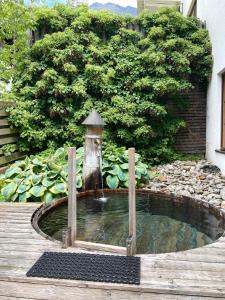 Garður fyrir utan Spa Hotel Zedern Klang